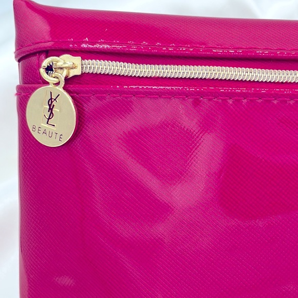 Yyves‎ Saint Laurent - Picture 2 of 7